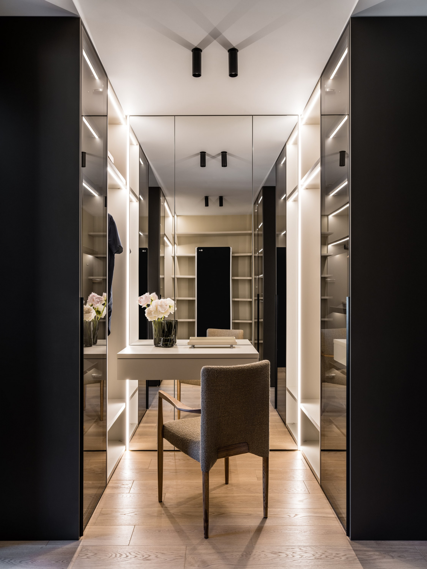 Гардеробная система с подсветкой