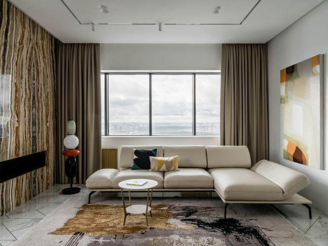 A luminous 108 m<sup>2</sup> Apartment With a Fireplace and a Sauna: Photos, Videos, and Estimate of the Completed Interior