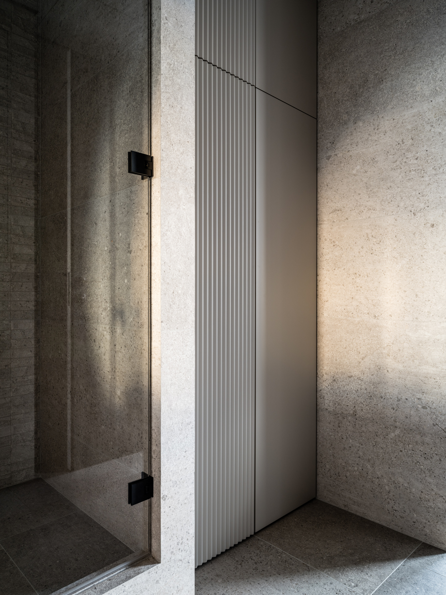 Хозяйственный шкаф