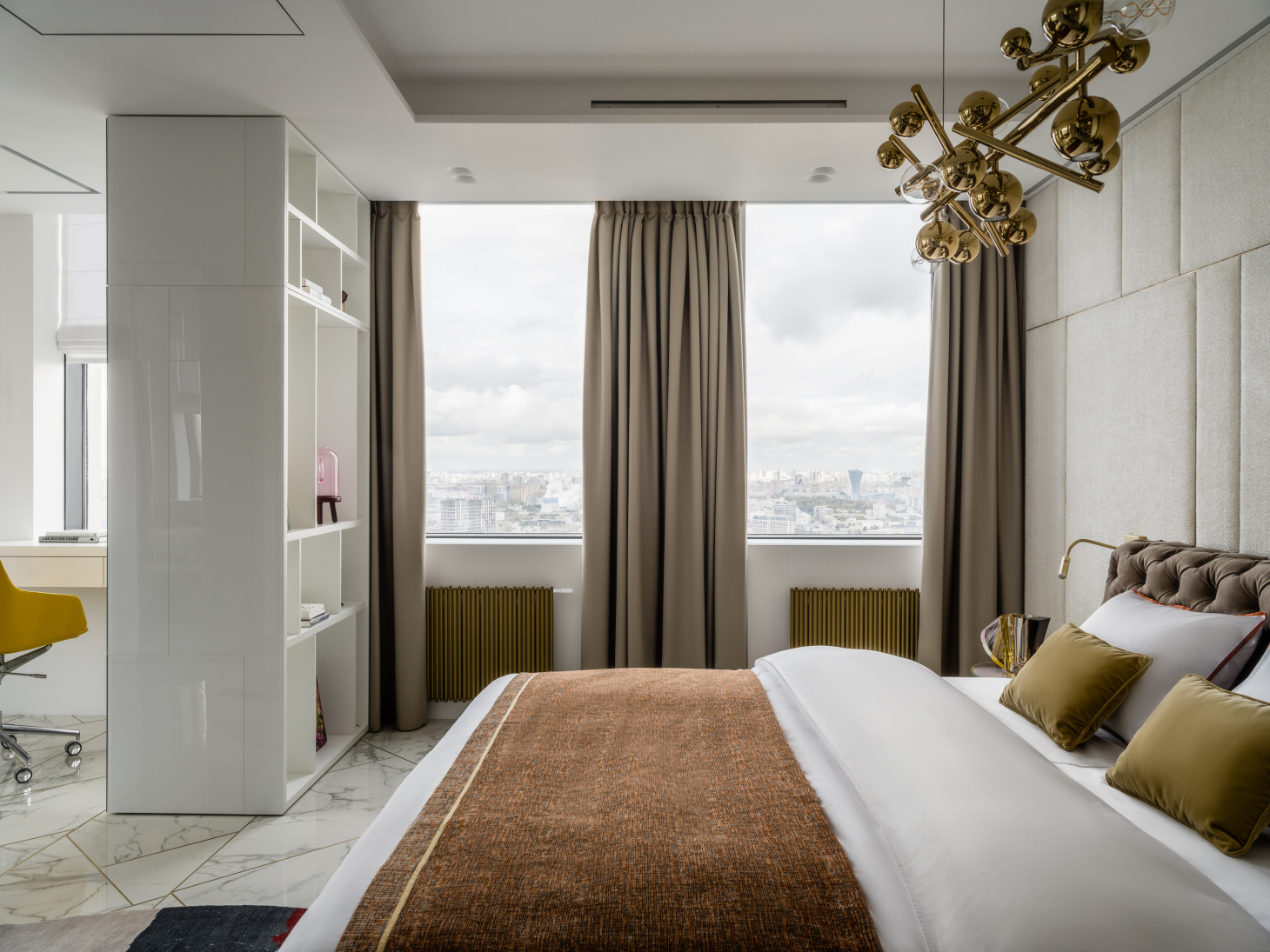 Спальня со своей ванной