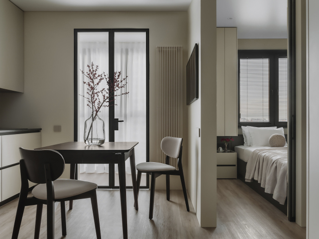 One-Bedroom 38 m<sup>2</sup> Apartment With a Combined Kitchen-Living Room and a Dressing Area: Photos, Videos, and Estimate of the Completed Interior
