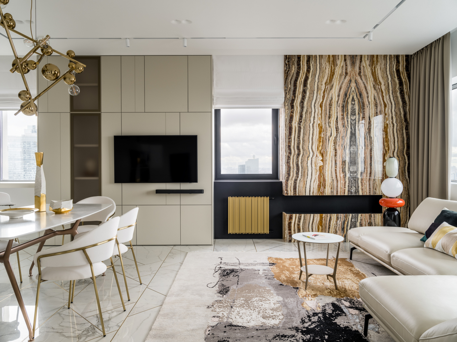 Кухня-гостиная с камином